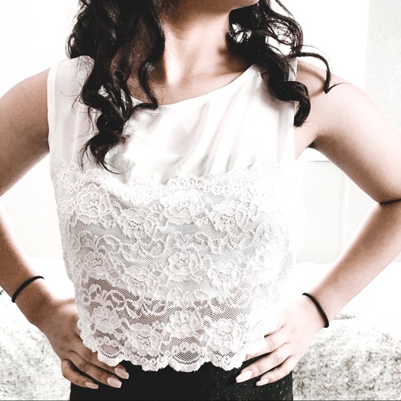 Tops - Lace white crop top